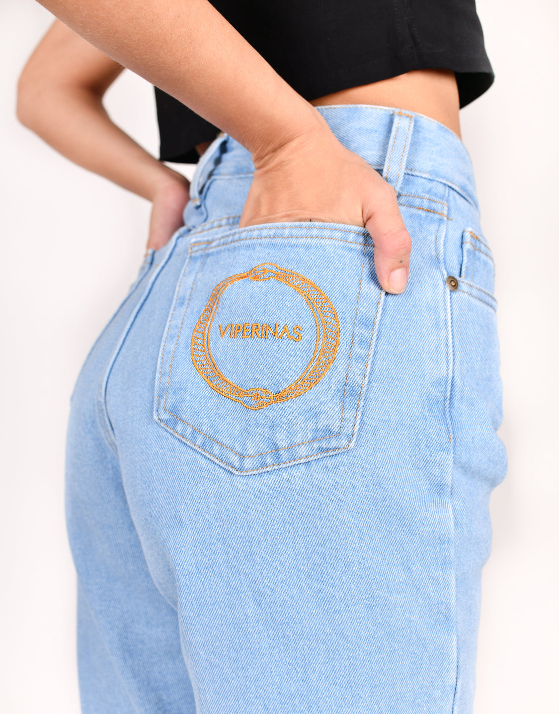Viperinas Online Store | Jeans Early 90s  | Composición:  Composición: 100% algodón Material Sostenible  | Envíos a todo el mundo | Marca de Ropa canaria | Moda Mujer | Jeans Viperinas